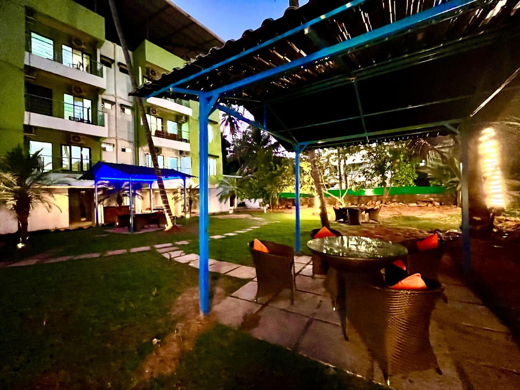 The Calagute Beach Resort By Shivam Resort 1 Km From Beach Кандолим Экстерьер фото